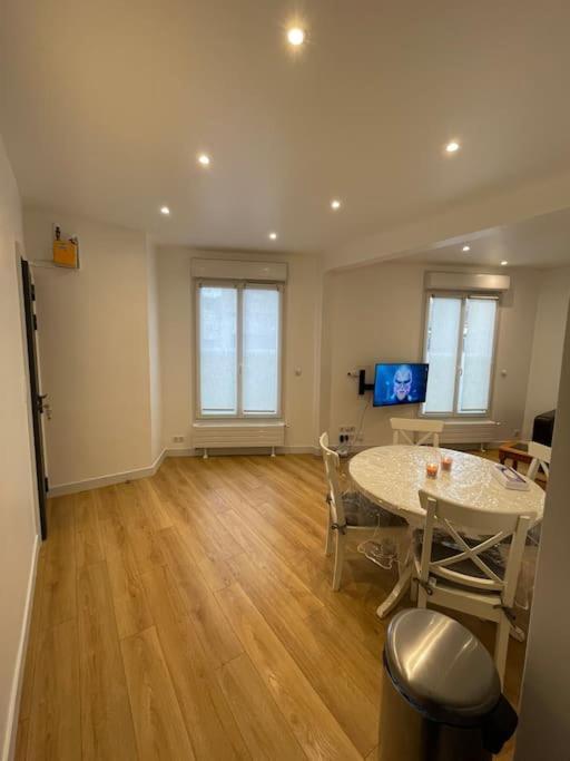 Paris Centre Clamart Hopital Percy Appart 2 Pieces Tres Lumineux Grand المظهر الخارجي الصورة
